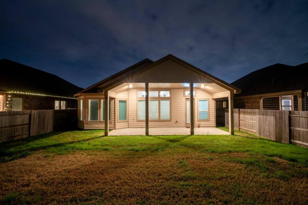 Spacious long stay family home in Kingwood/Humble - Property Image 44