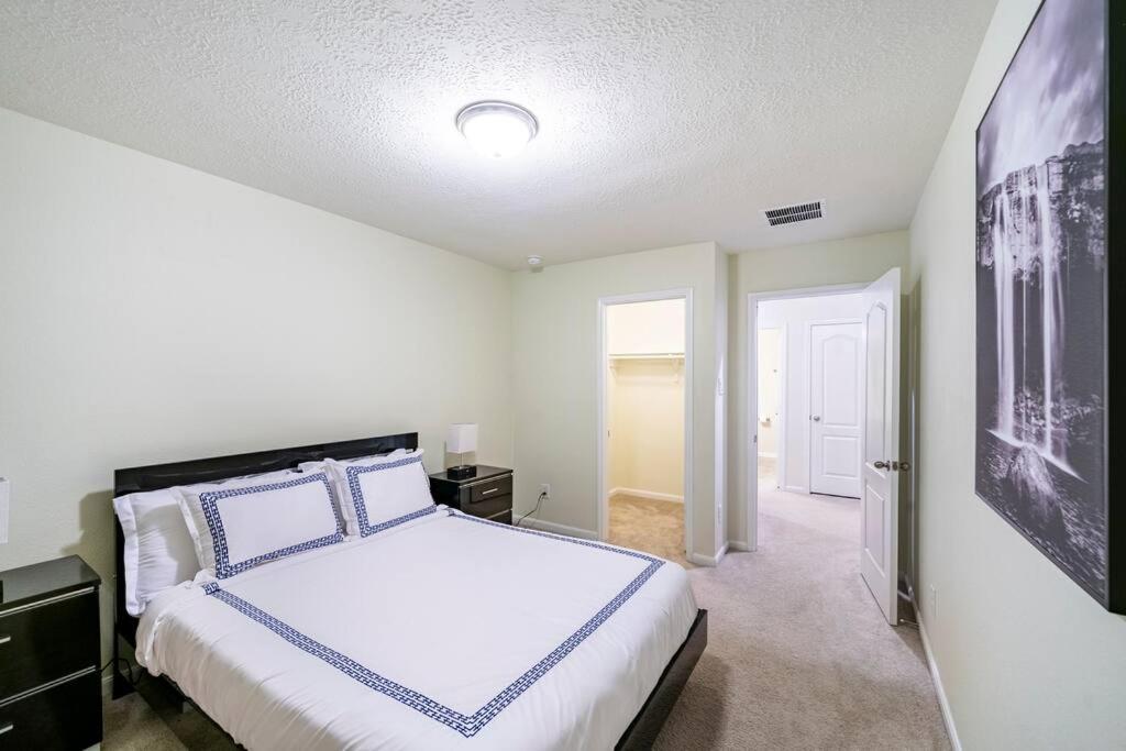 Spacious long stay family home in Kingwood/Humble - Property Image 48