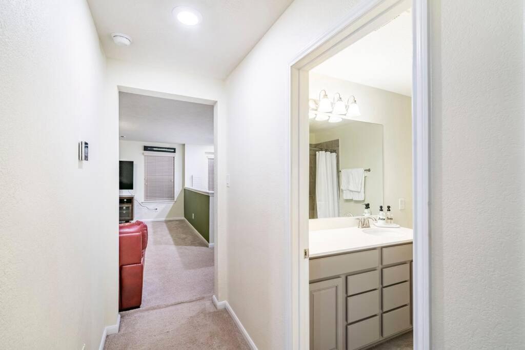 Spacious long stay family home in Kingwood/Humble - Property Image 50