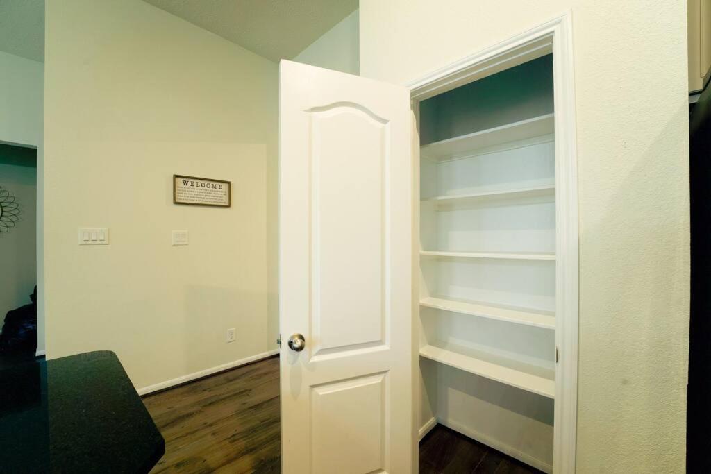 Spacious long stay family home in Kingwood/Humble - Property Image 52