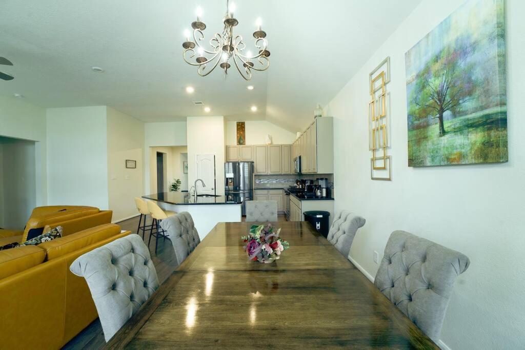 Spacious long stay family home in Kingwood/Humble - Property Image 32
