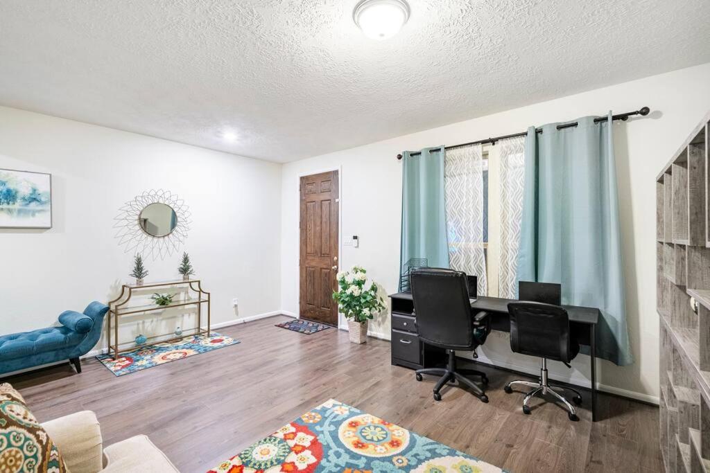Spacious long stay family home in Kingwood/Humble - Property Image 3