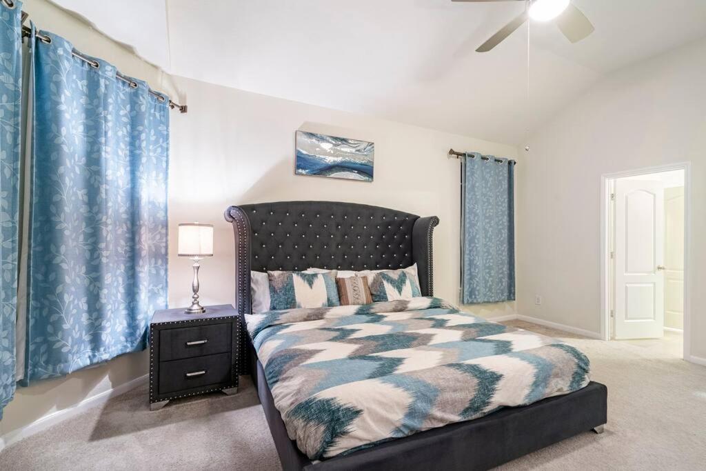 Spacious long stay family home in Kingwood/Humble - Property Image 4
