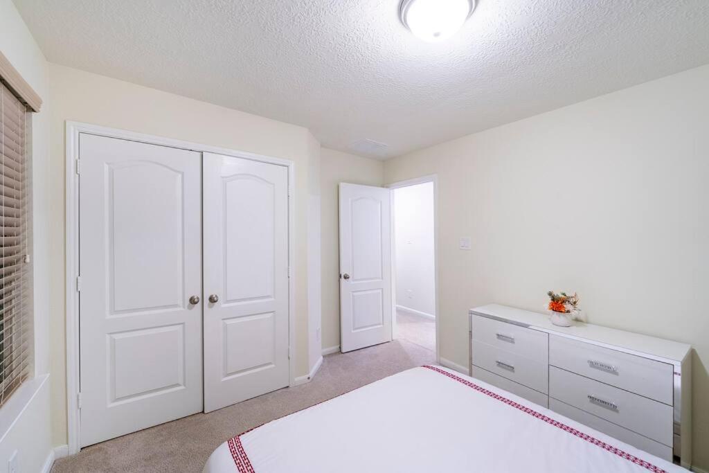 Spacious long stay family home in Kingwood/Humble - Property Image 7