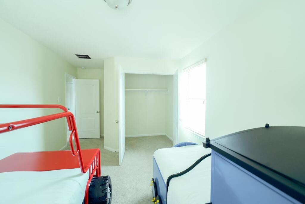 Spacious long stay family home in Kingwood/Humble - Property Image 24