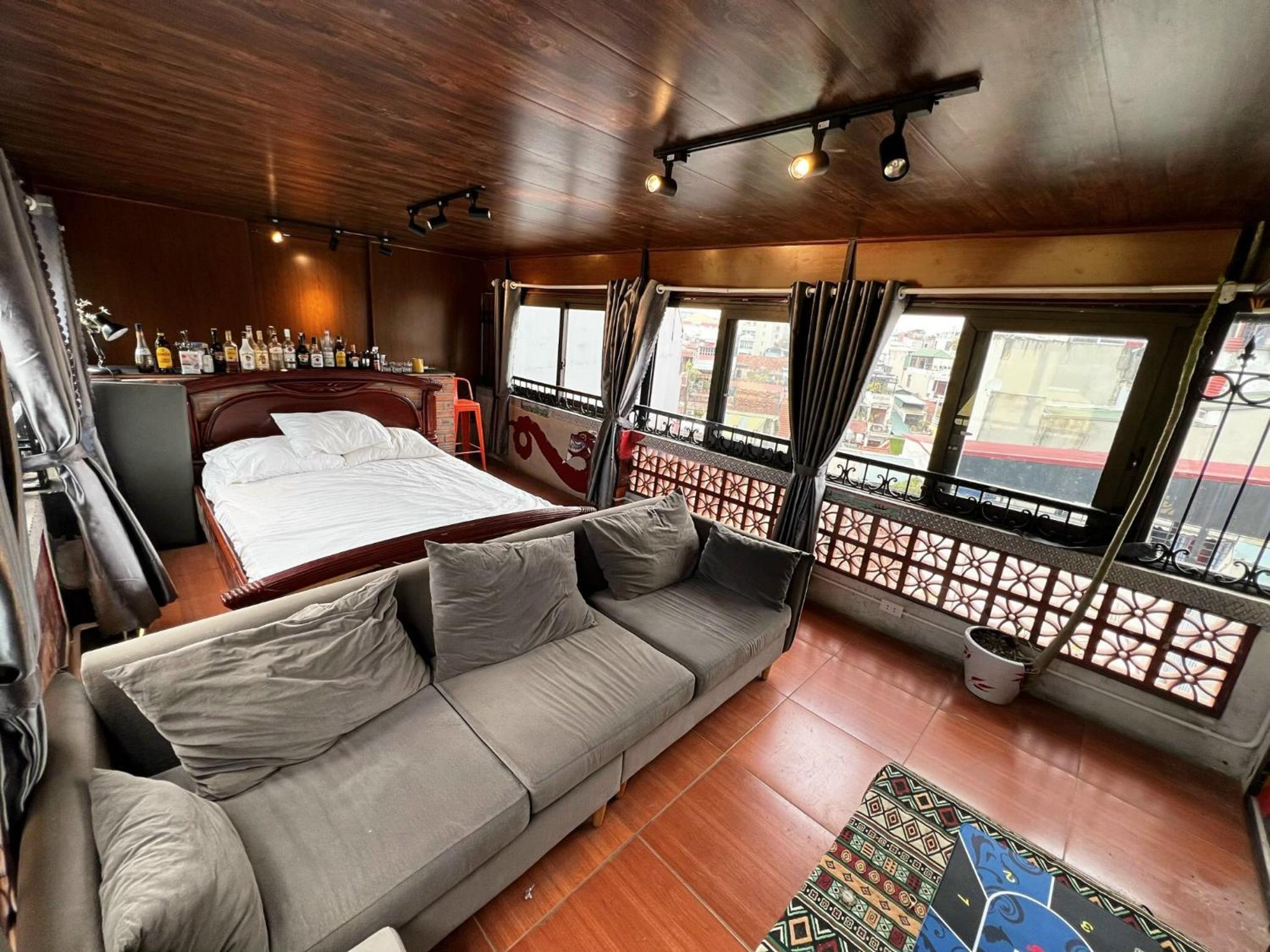 Ubuntu Hostel and Tour