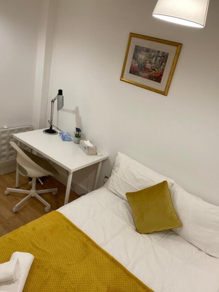 Cosy Private Rooms near Euston Station, Central London