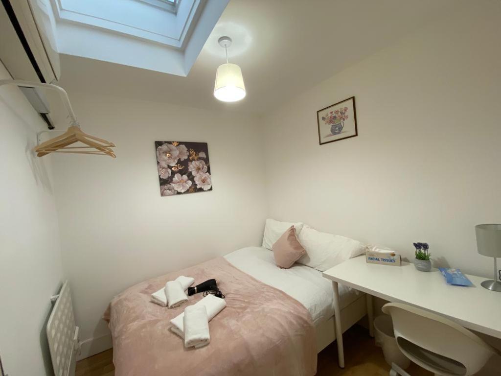 Cosy Private Rooms near Euston Station, Central London