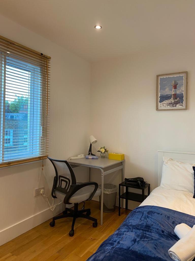 Cosy Private Rooms near Euston Station, Central London