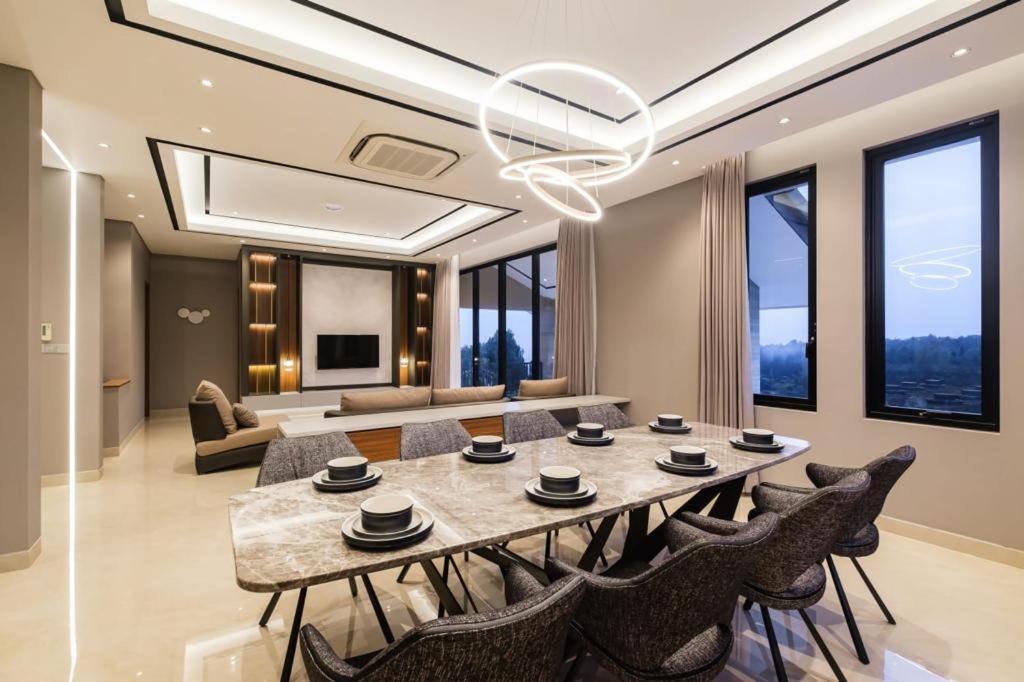 Villa Bahenol Puncak