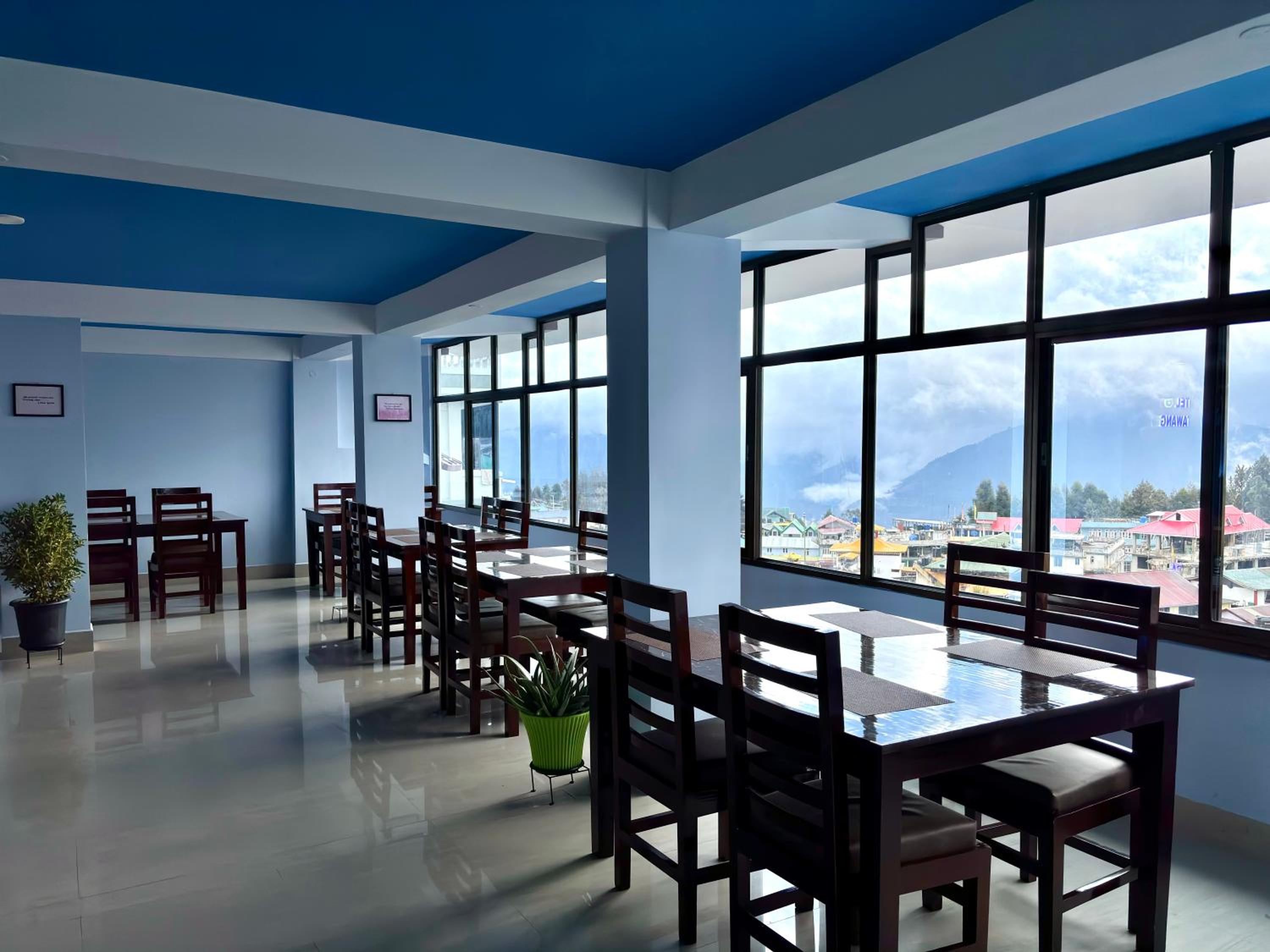 Hotel Vivid Tawang view 5