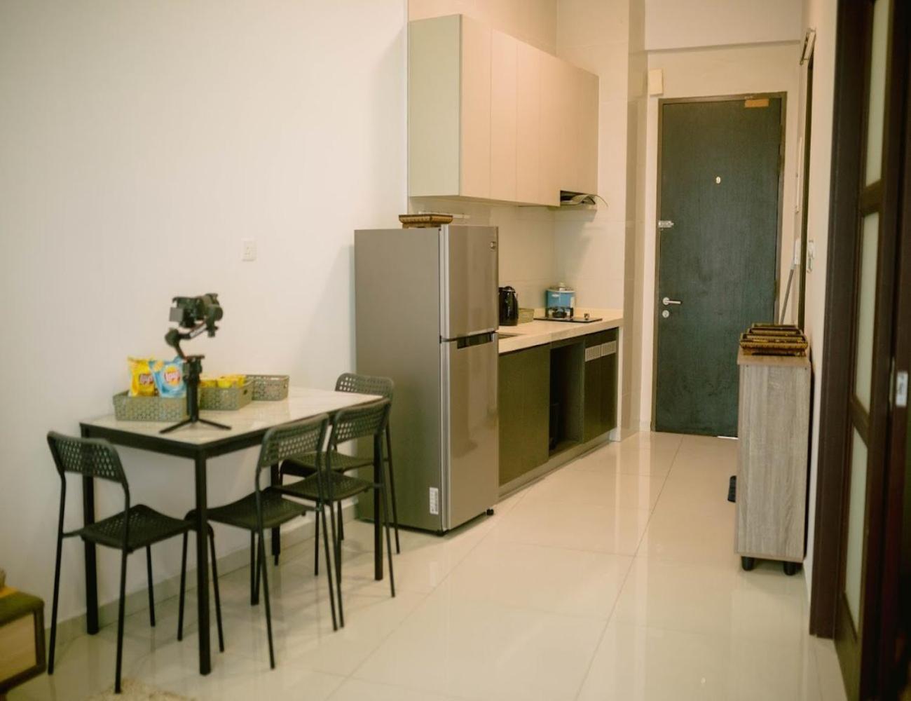 Country Garden Danga Bay Studio Unit by KS