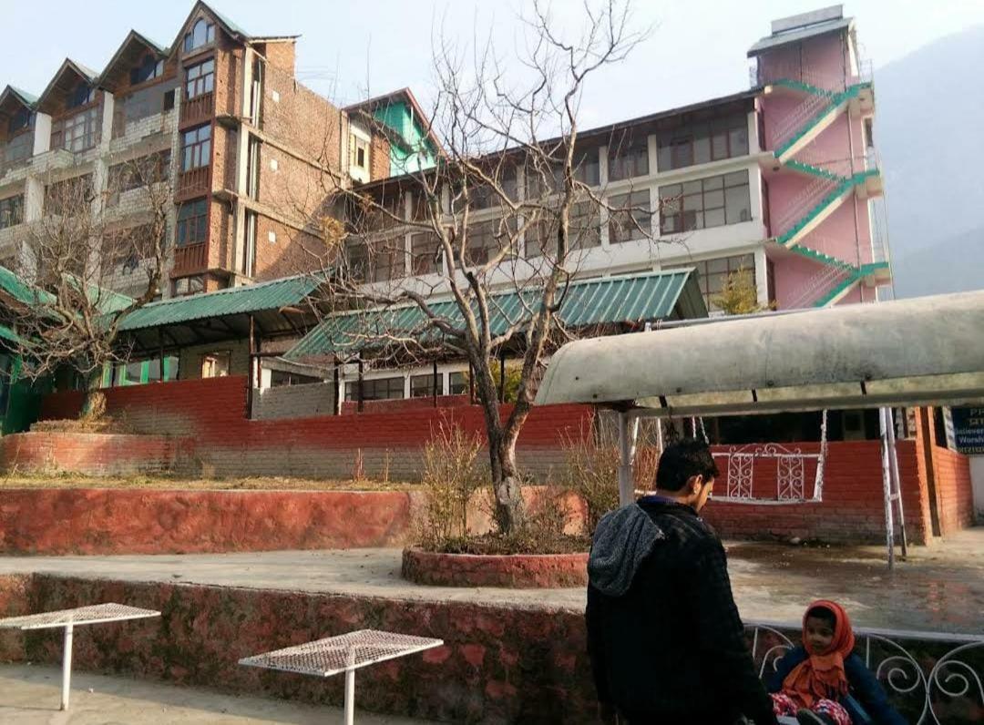 Hotel Seagull Manali