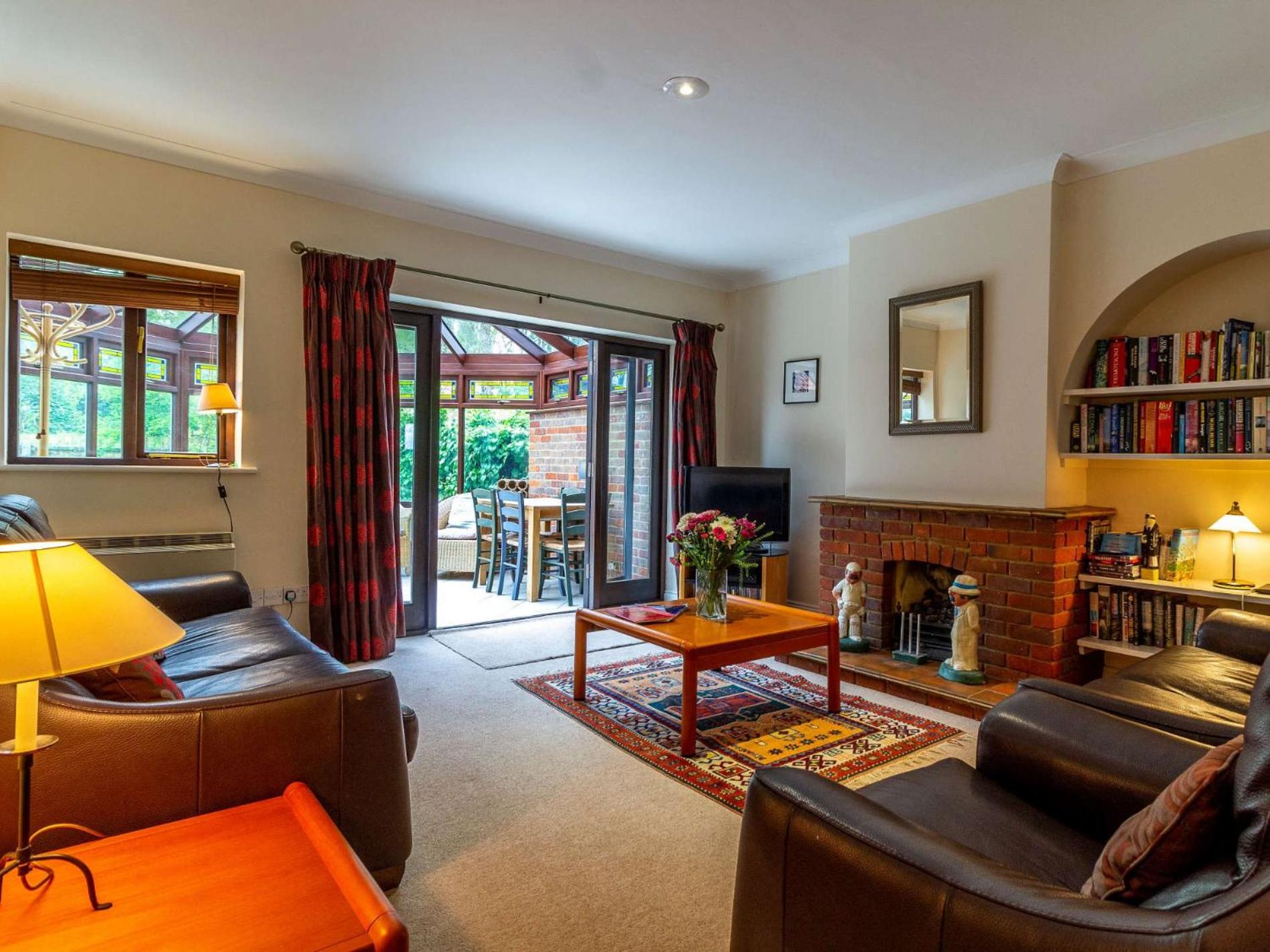 4 Bed in Burnham Deepdale oc-kt113 view 2