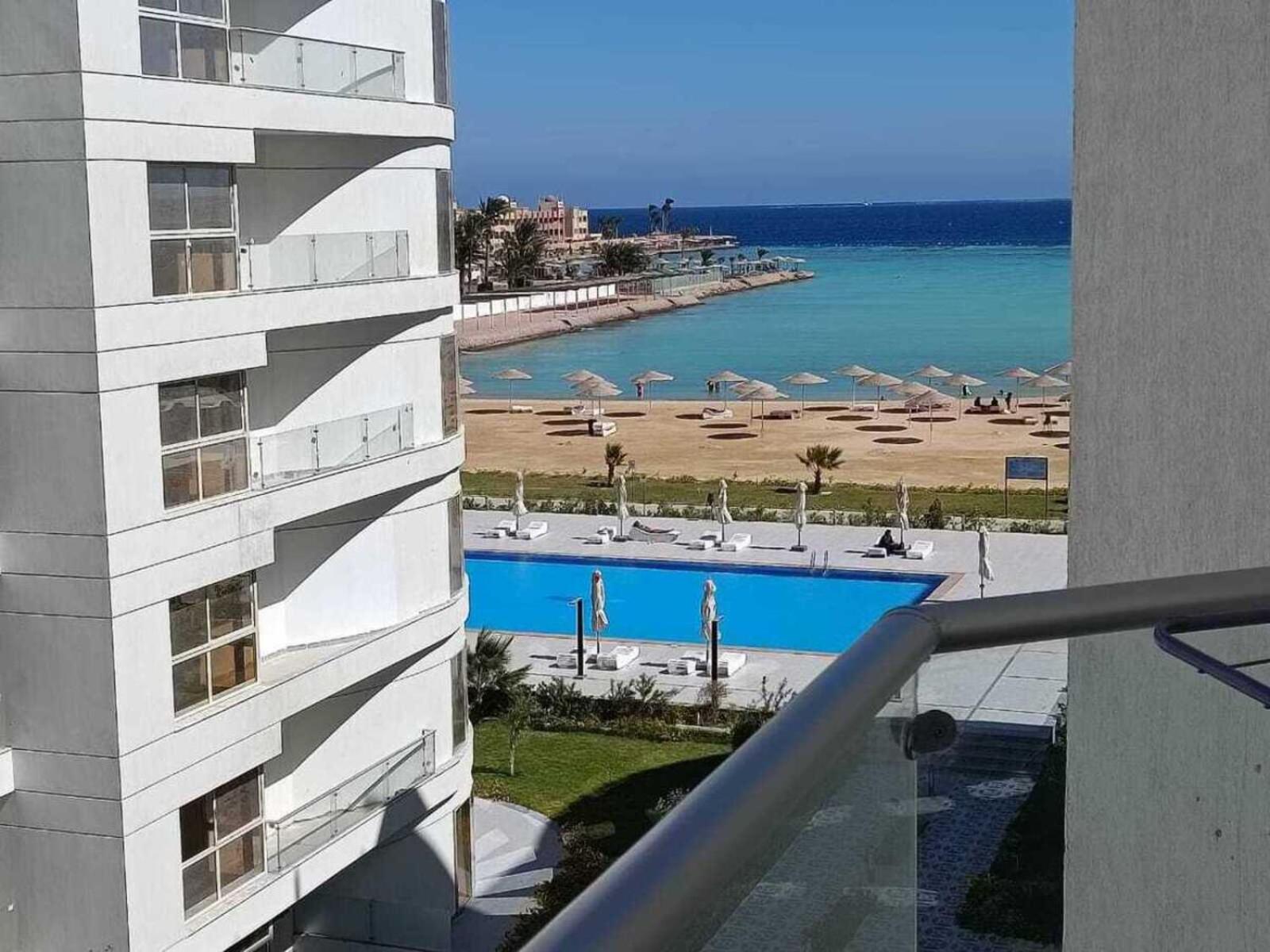 Perfect For couples Sunny & SeaView with Wi-Fi view 4