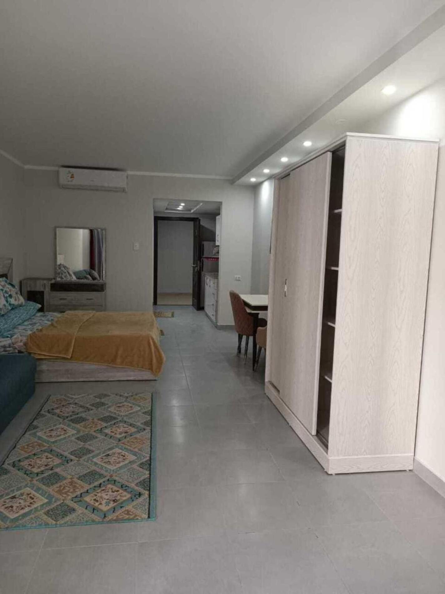 Perfect For couples Sunny & SeaView with Wi-Fi view 5