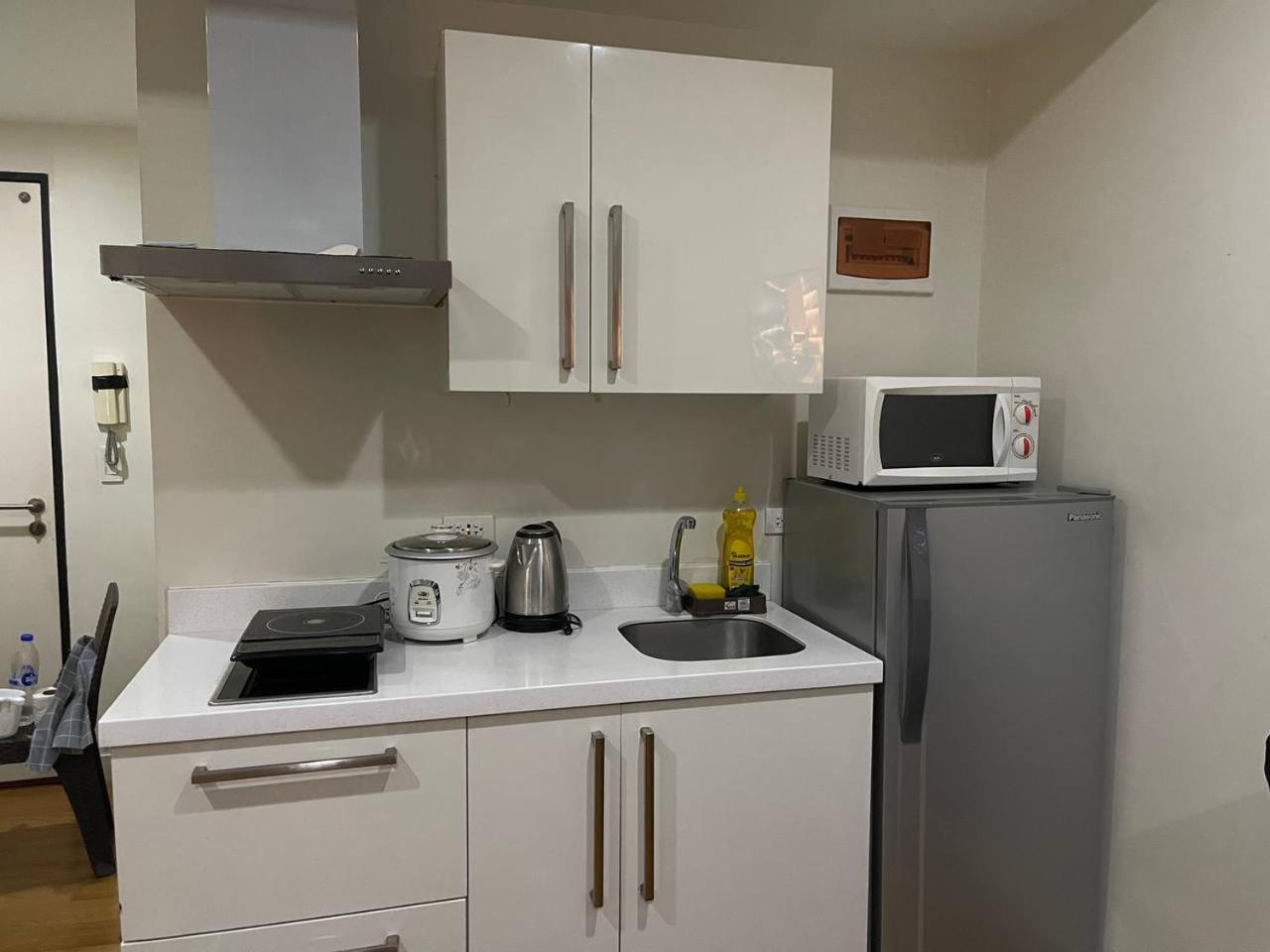Homey 1BR Acqua Livingstone with Netflix, Pool & Gym view 3