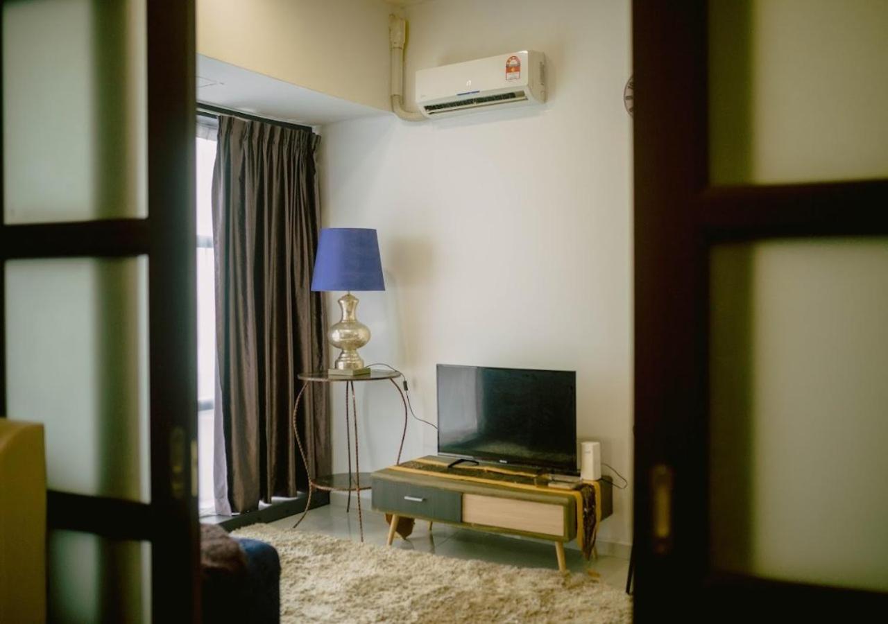 Country Garden Danga Bay Studio Unit by KS