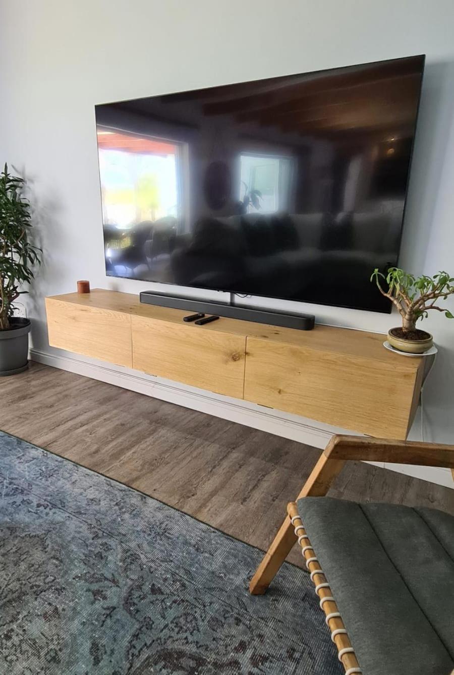 Central Stellenbosch Home (4 bed, pool & inverter) view 4