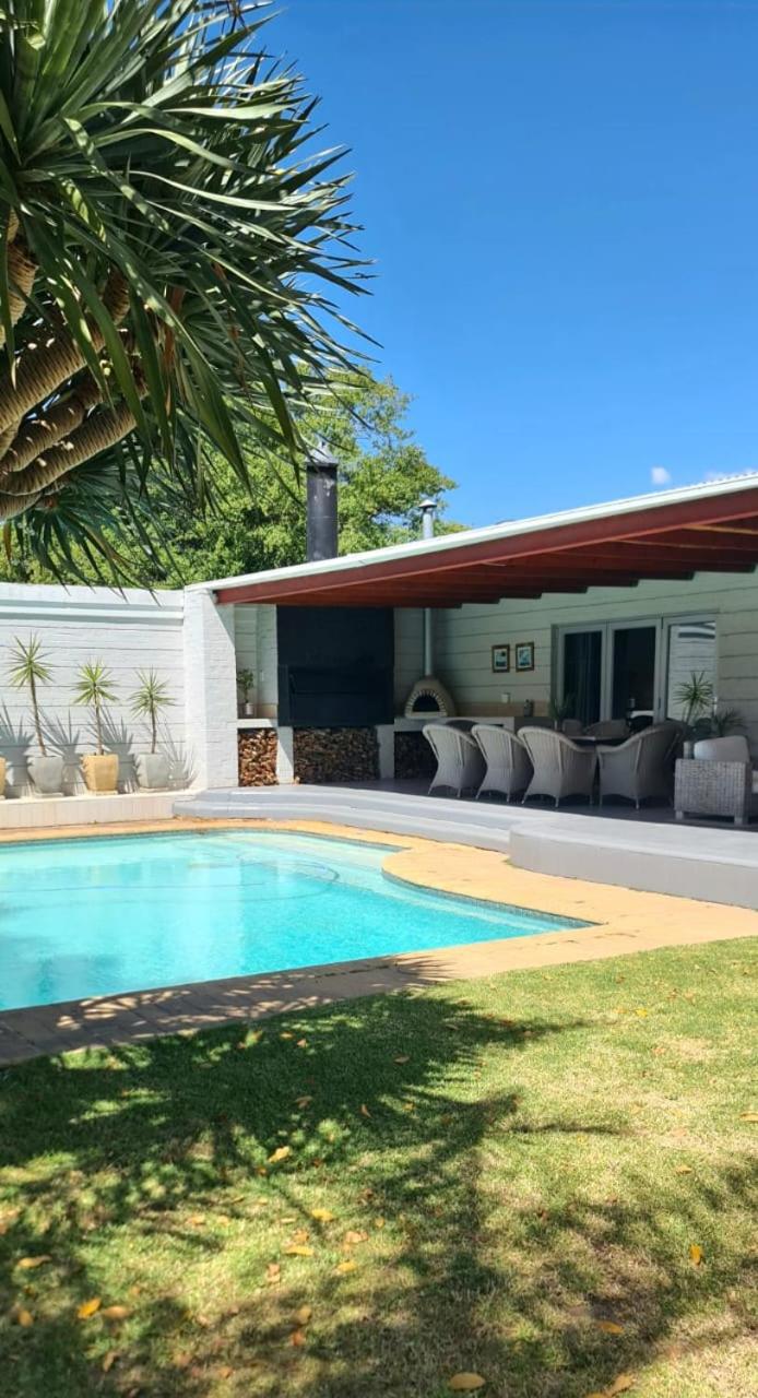 Central Stellenbosch Home (4 bed, pool & inverter) view 2