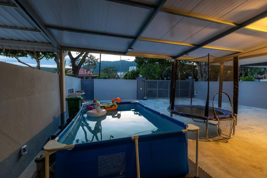 *NEW* 13Pax below w KTV/PoolTable/KidsPool near Jelutong, Batu Lanchang photo 8