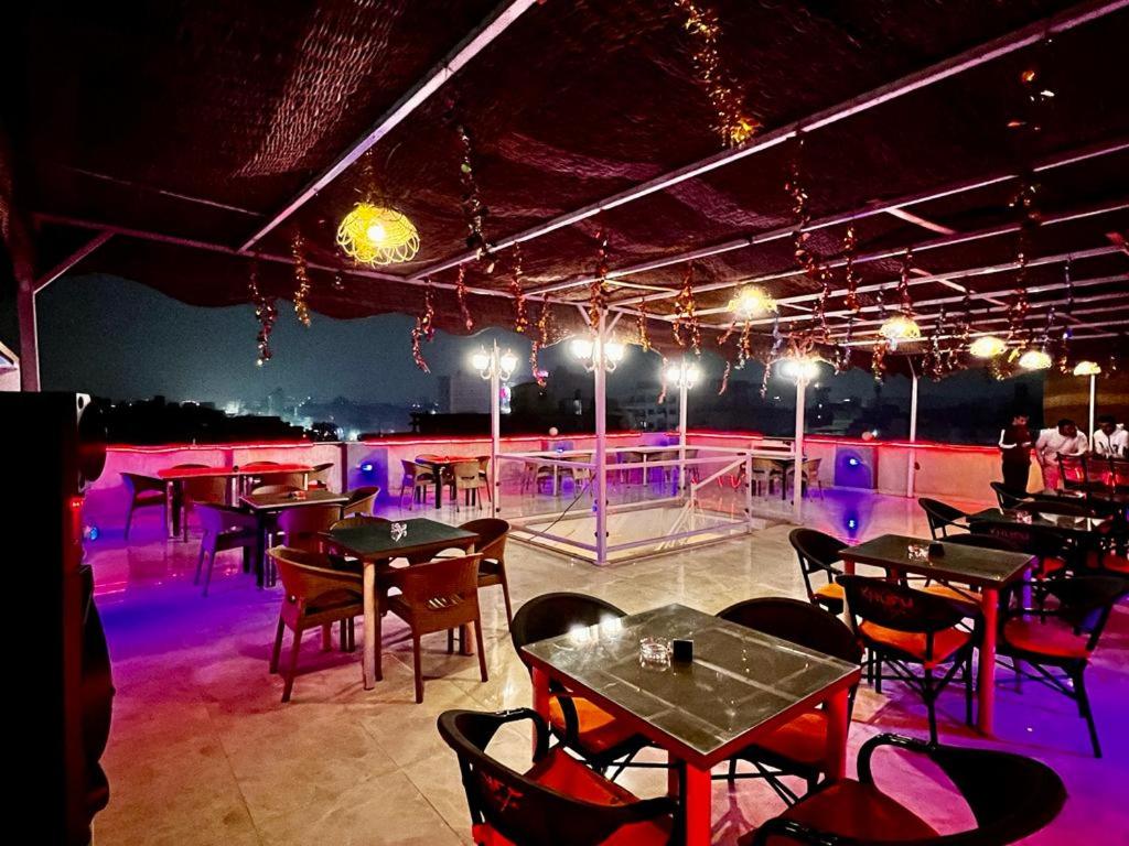 Khufu Pyramids Hotel