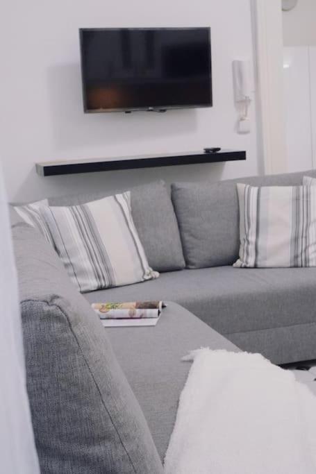 NEW! Mucha 3BDR Flat in HEART of the City Center