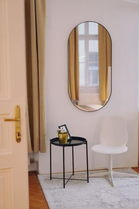 NEW! Mucha 3BDR Flat in HEART of the City Center