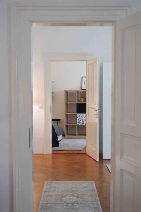 NEW! Mucha 3BDR Flat in HEART of the City Center