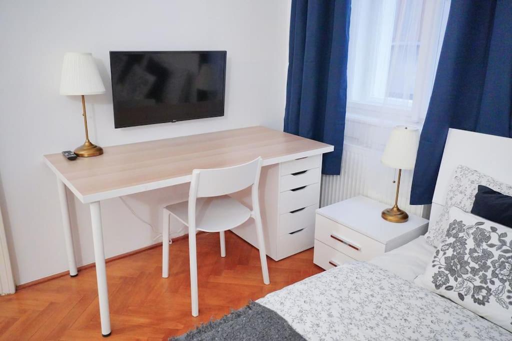 NEW! Mucha 3BDR Flat in HEART of the City Center