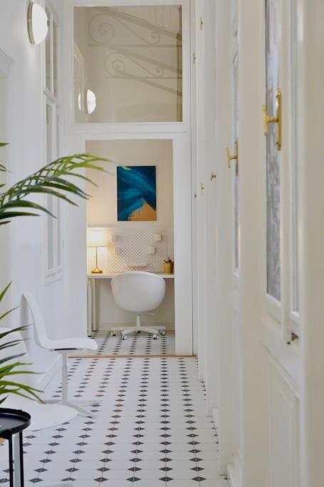 NEW! Mucha 3BDR Flat in HEART of the City Center