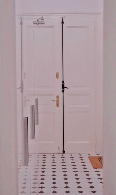 NEW! Mucha 3BDR Flat in HEART of the City Center