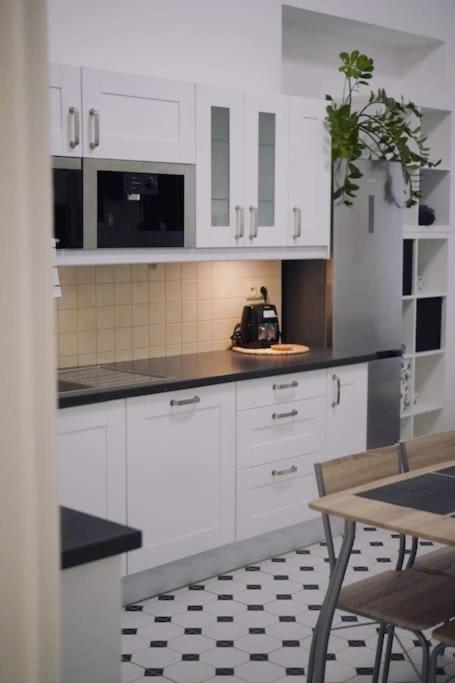 NEW! Mucha 3BDR Flat in HEART of the City Center