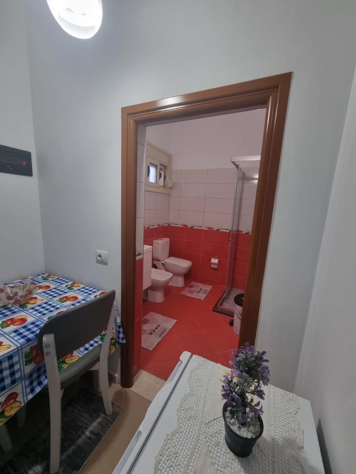 Vila megi-Rent Room