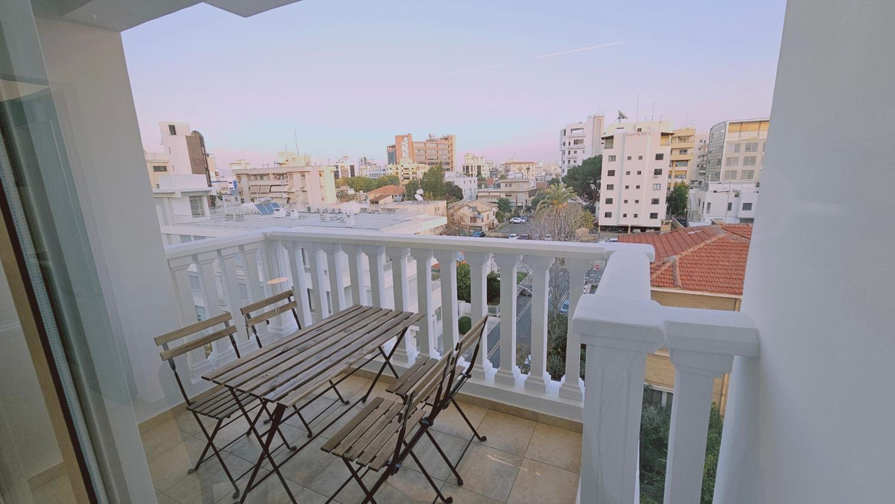 STAY Cosmo City Suites