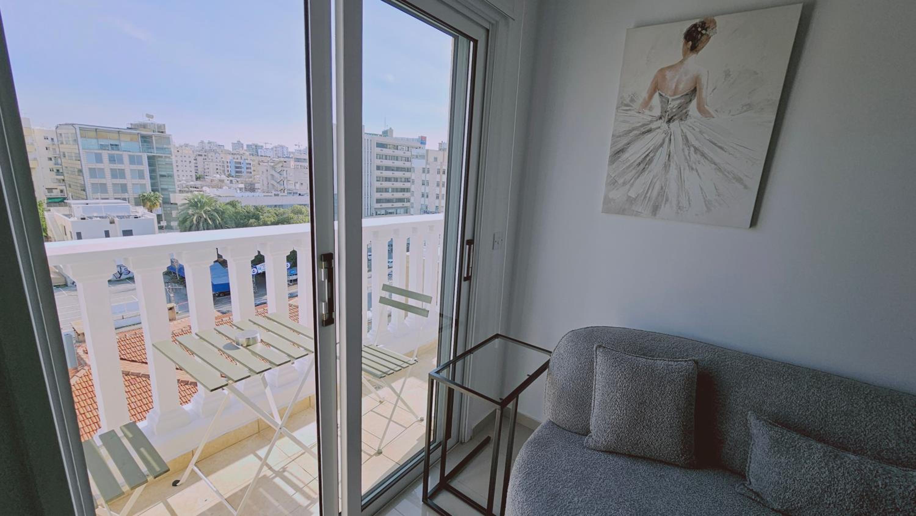 STAY Cosmo City Suites