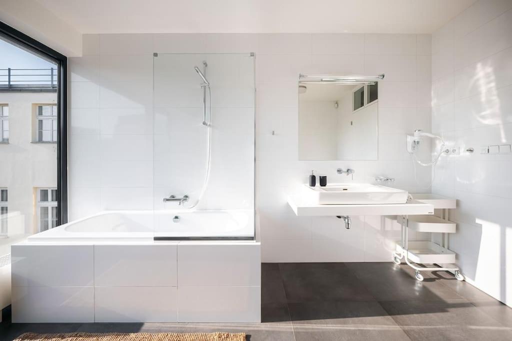 5BR+2Bath Old Town Loft Luxe Brickhouse, A/C