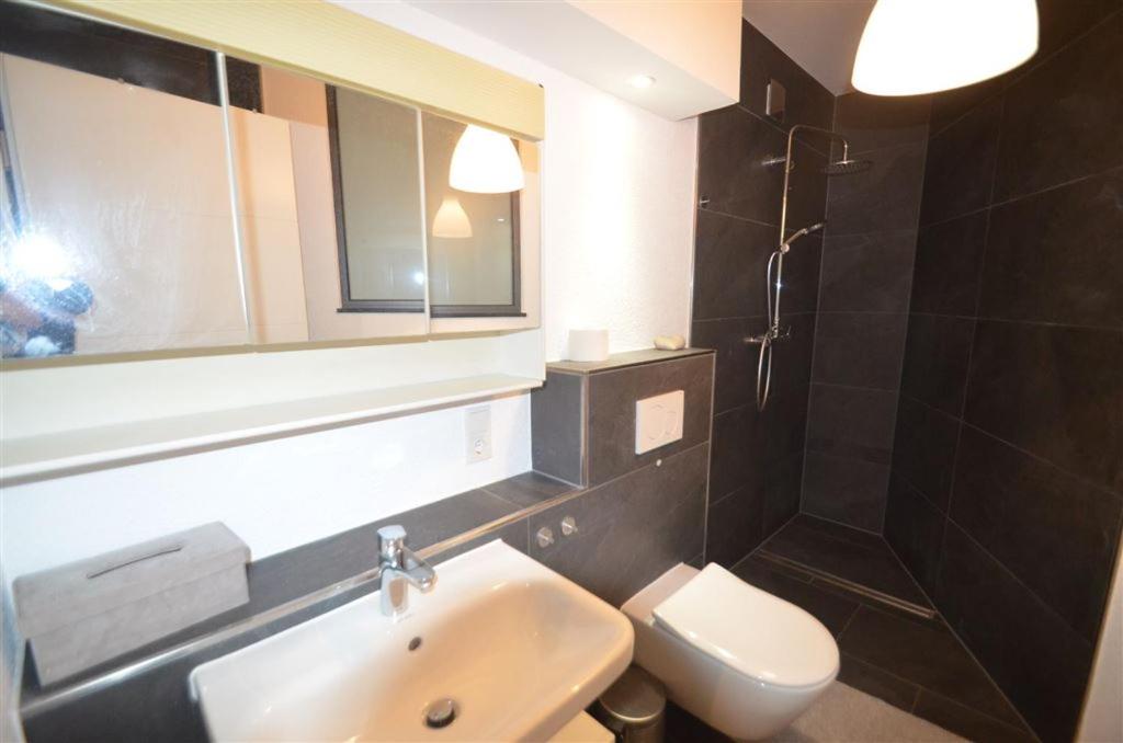 EG Ferienwohnung Merzig Stadt 60 qm PKW Stellplatz im Innenhof