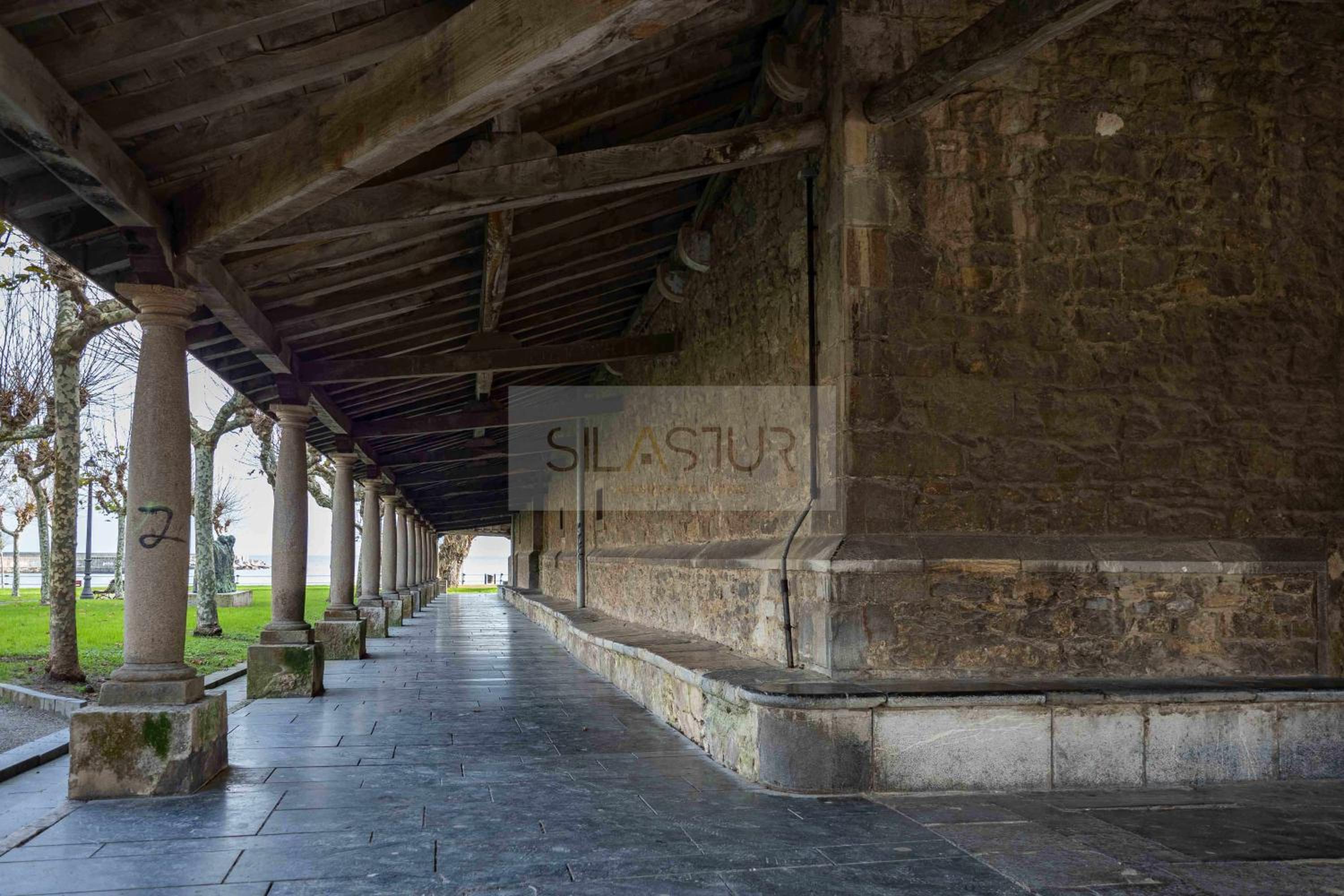 Patio De Auro