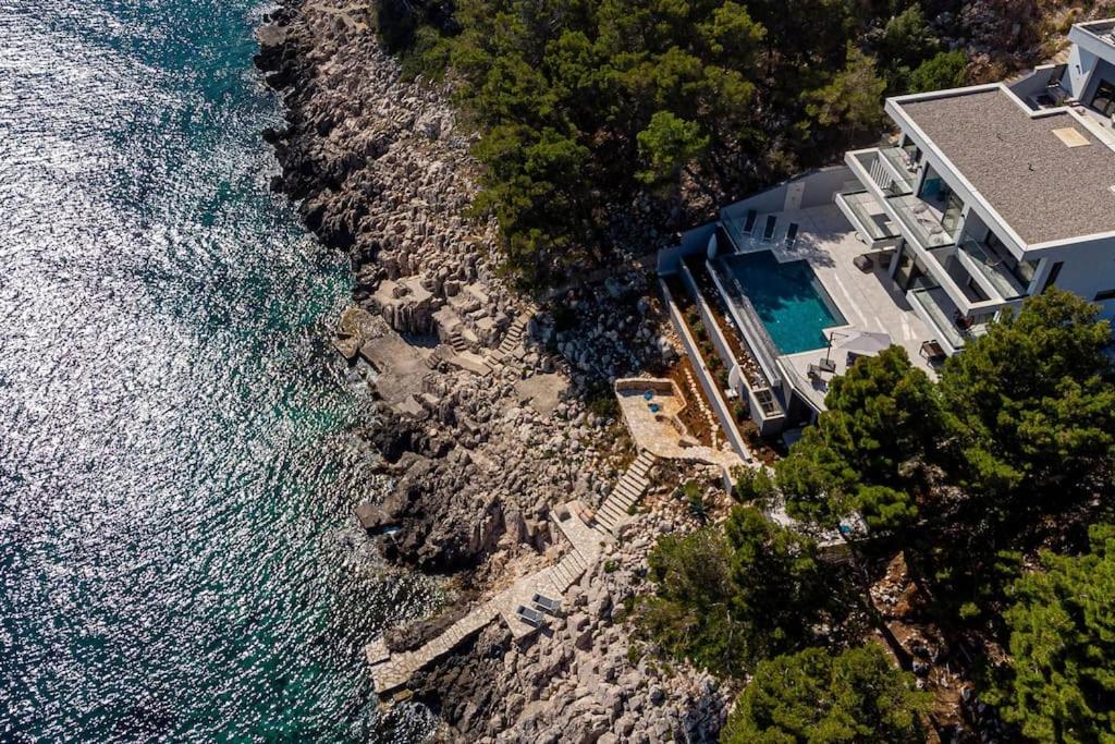 Fabulous Villa Sansarea with a pool near the sea view 4
