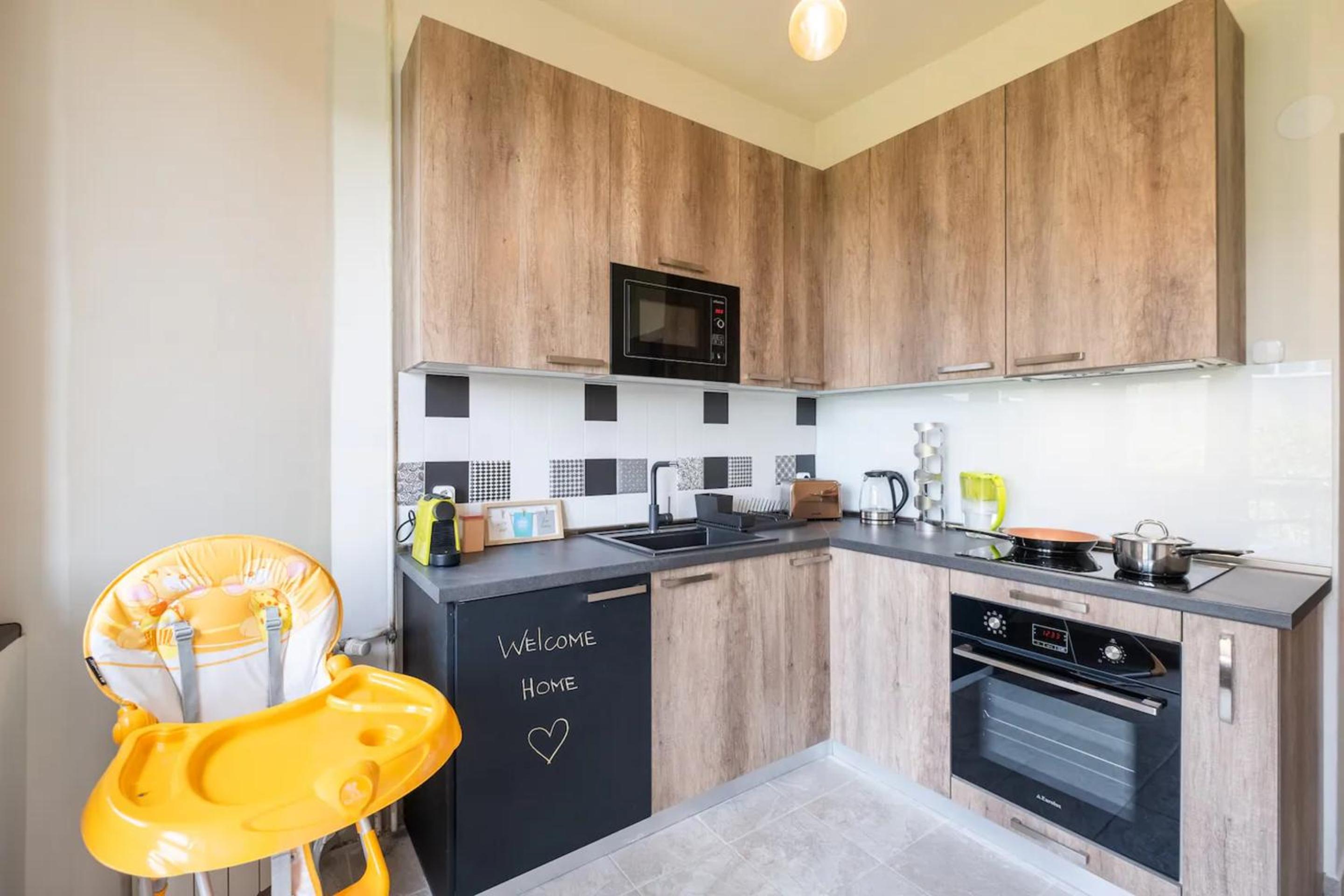 Orange friendly apartment near Vitosha blvd