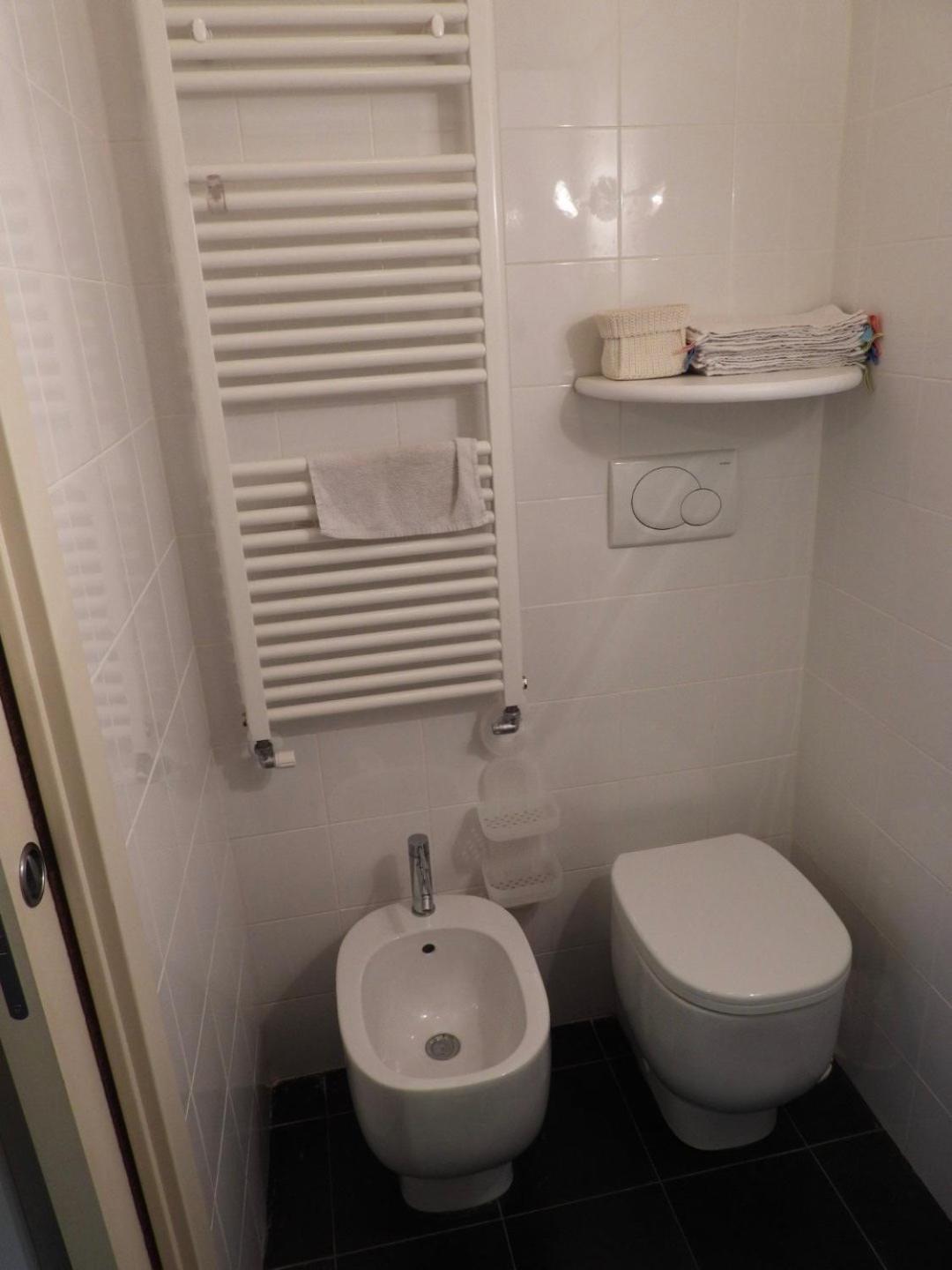 casa bubo en Albenga — bathroom