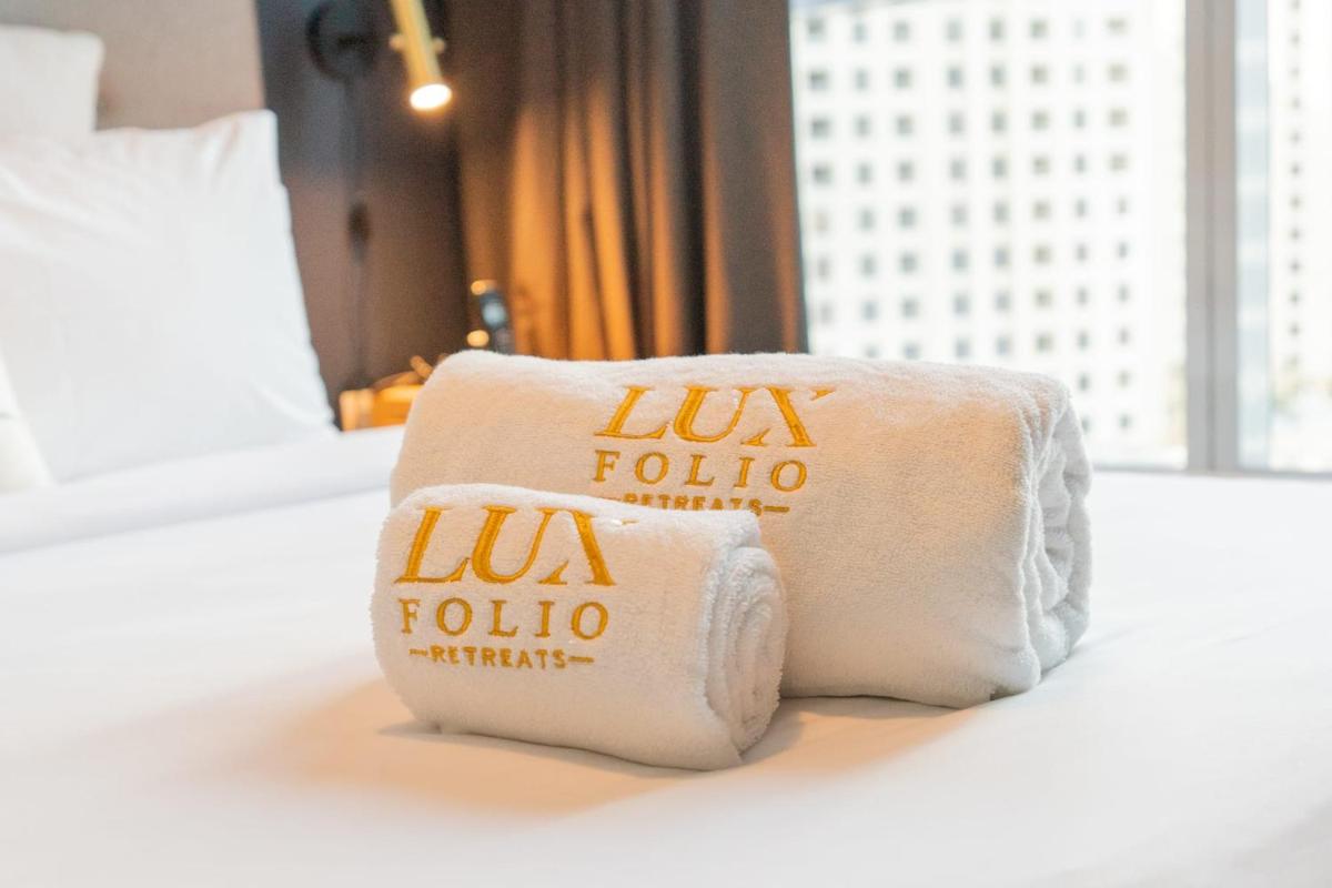 LUXFolio Retreats - Fantastic Location - Marina