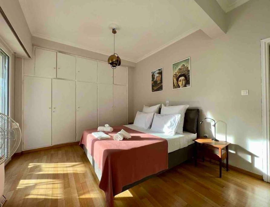 Spacious 2BDs Apt With Acropolis View In Center