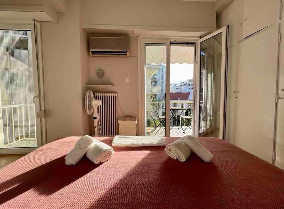 Spacious 2BDs Apt With Acropolis View In Center