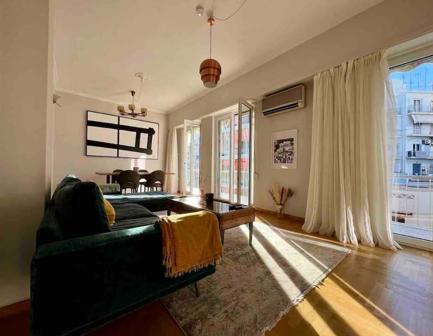 Spacious 2BDs Apt With Acropolis View In Center