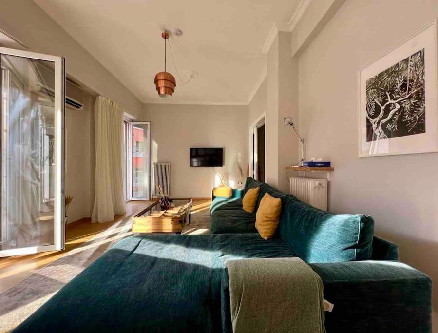 Spacious 2BDs Apt With Acropolis View In Center