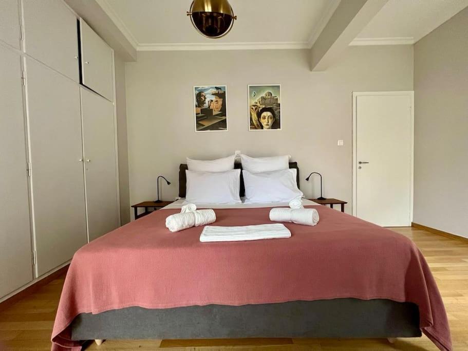 Spacious 2BDs Apt With Acropolis View In Center