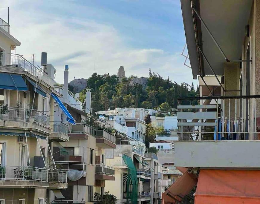 Spacious 2BDs Apt With Acropolis View In Center