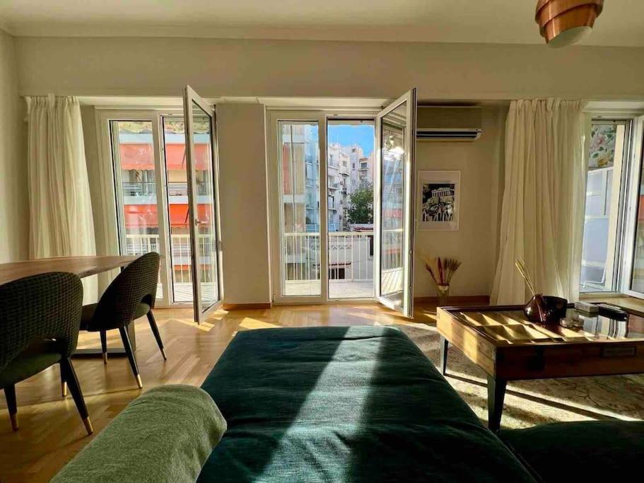 Spacious 2BDs Apt With Acropolis View In Center
